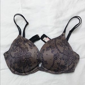 Very sexy Victoria’s Secret bra
